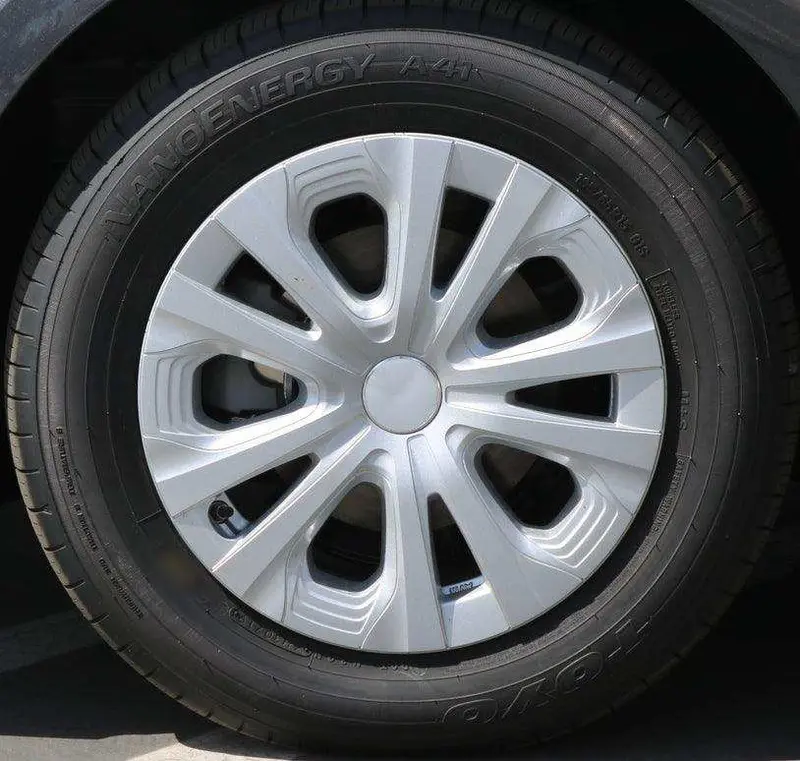 Coast To Coast Iwc52615S 15-Inch Silver Plastic Wheel Cover Set – Pack Of 4 1