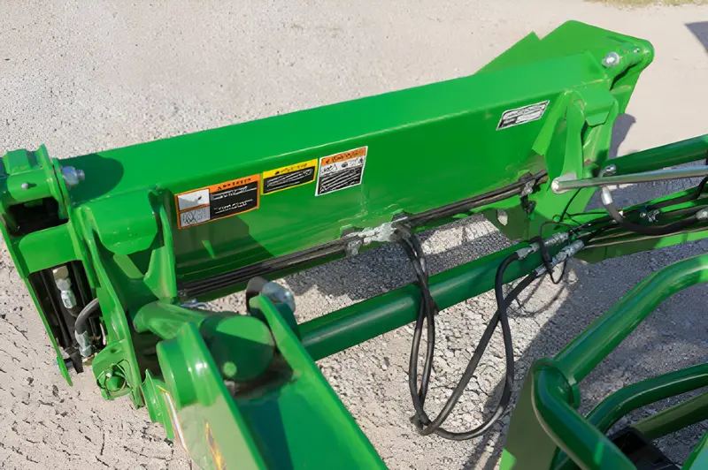 John Deere Ay11F 4-In-1 Bucket – 53-Inch Width 1